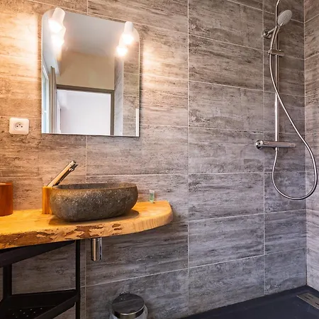 5 Chambres-5 Salles De Bains * Presles (Isere)