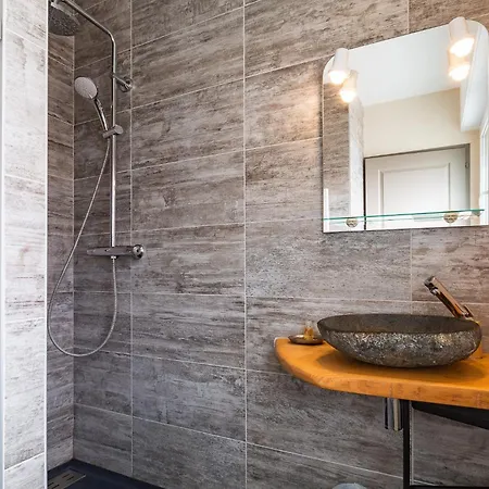 5 Chambres-5 Salles De Bains *